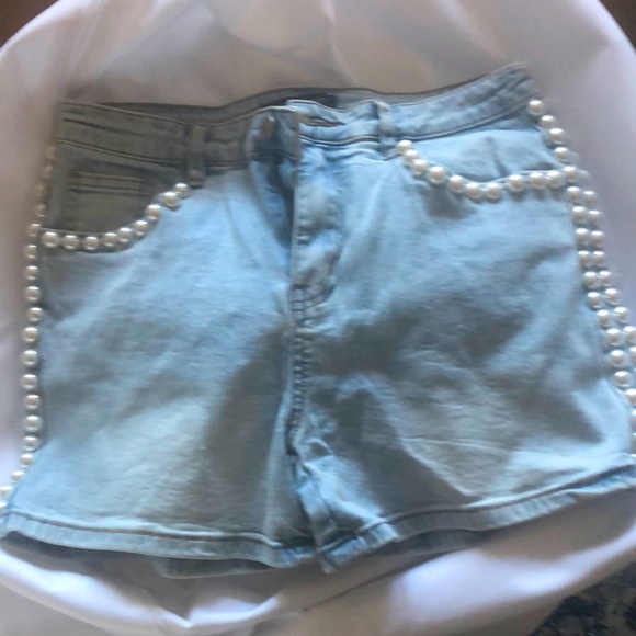 Boston Proper Pants - Boston Proper Faux Pearl Embellished Shorts NWOT Sz 8